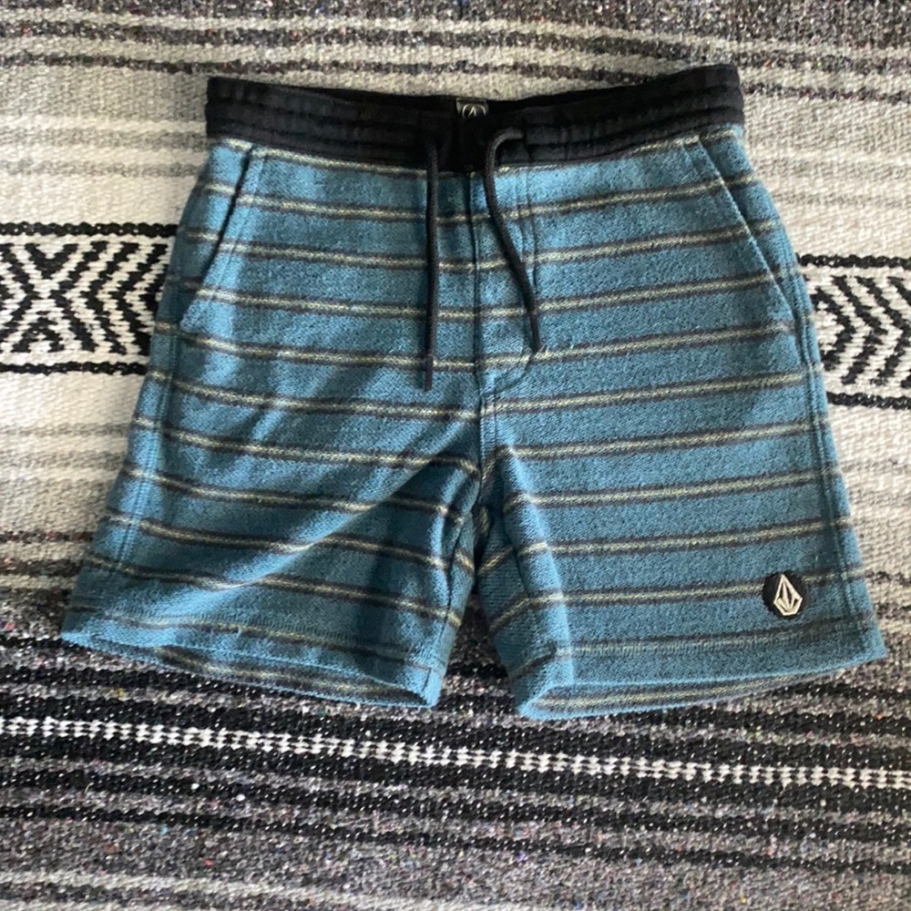Volcom shorts